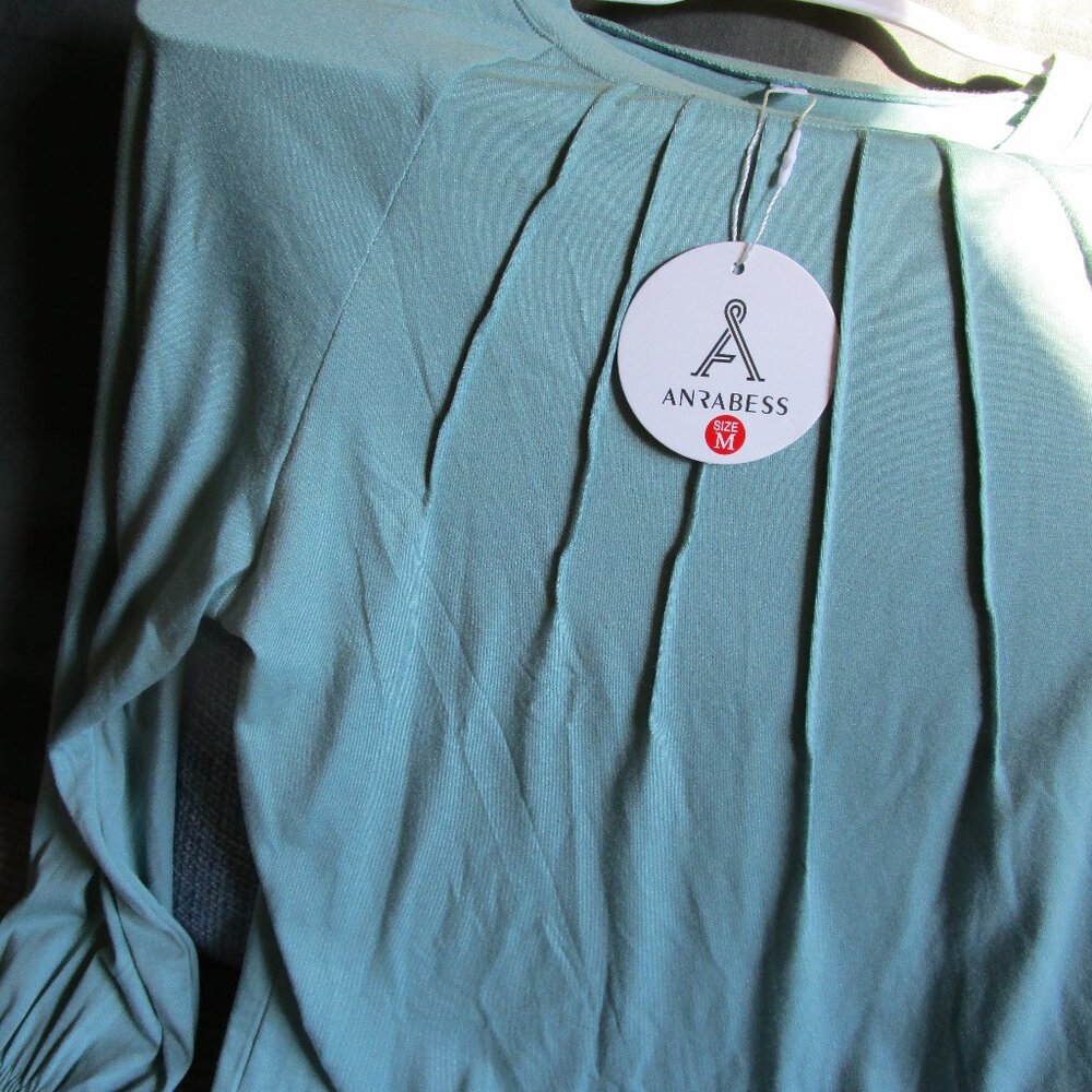 NWT Anrabess Sage Green Gathered Sleeve Blouse